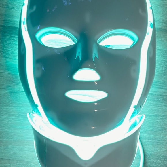 DermaLight LED Skin Face Mask - Picture 5 of 8